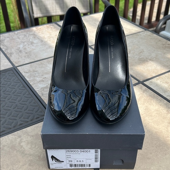 Ecco Shape 75 Sleek Elegant Black Patent Leather Pumps - Picture 1 of 6